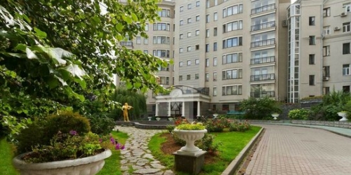 4-комн квартира Неопалимовский 1-й пер,  д. 8