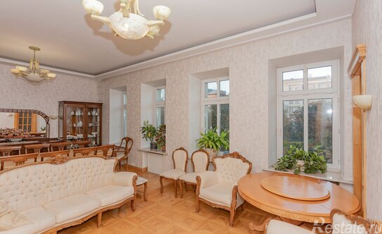 Продажа 6-комн квартиры на вторичном рынке Чистопрудный бульвар,  д. 10 с2