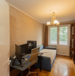 Продажа 3-комн квартиры на вторичном рынке Поэтический б-р,  д. 21/10