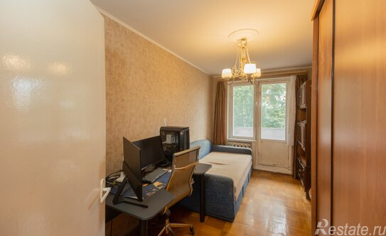 Продажа 3-комн квартиры на вторичном рынке Поэтический б-р,  д. 21/10