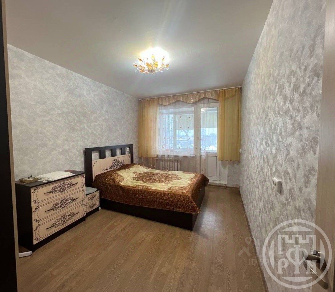 Продажа 3-комн квартиры на вторичном рынке Кировск, Ладожская улица, 20