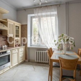 Аренда 4-комн квартиры на вторичном рынке Якиманка Б. ул,  д. 26