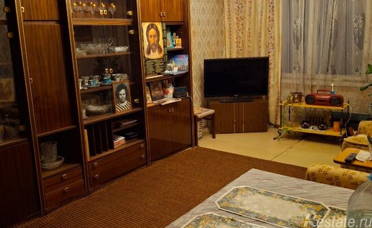 Продажа 3-комн квартиры на вторичном рынке Днепропетровская улица,  д. 31