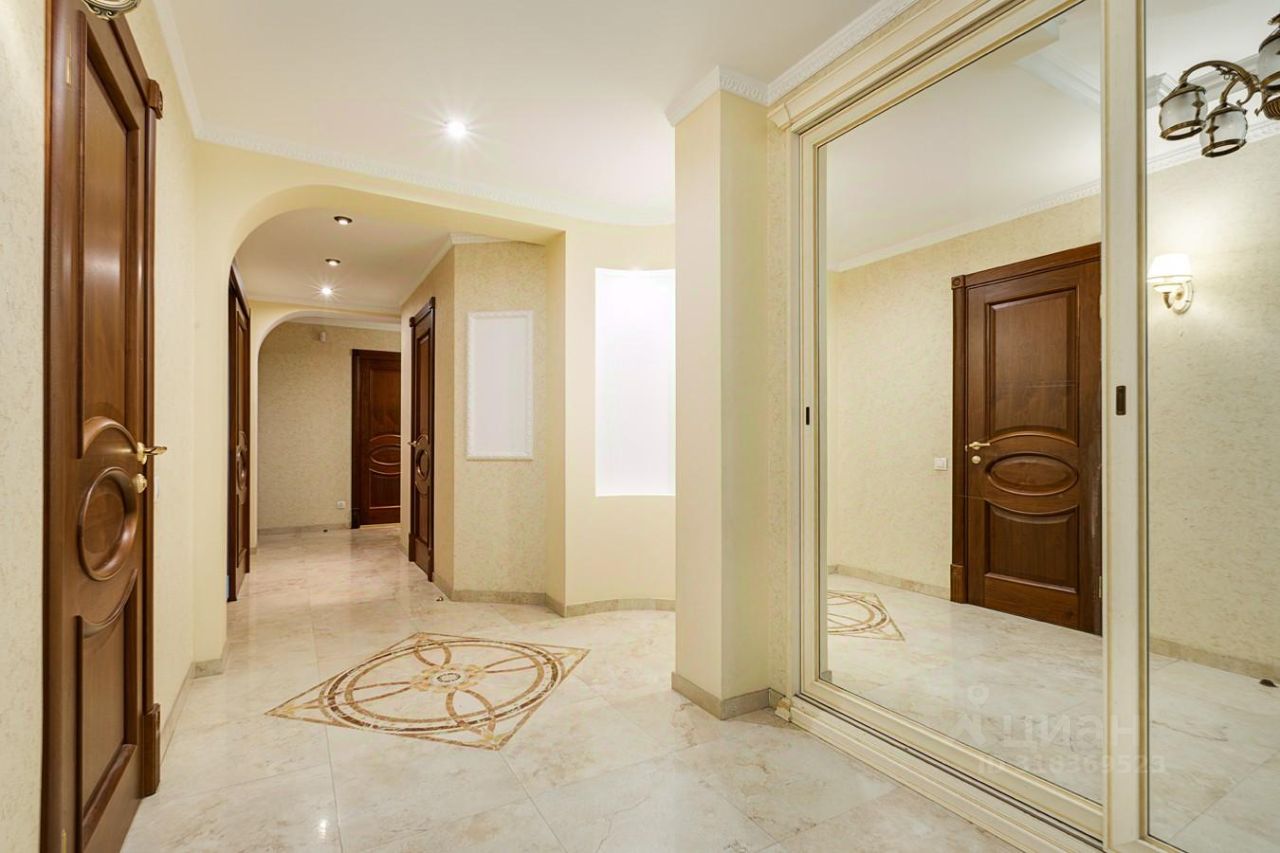 Продажа 3-комн квартиры на вторичном рынке улица Есенина, 16к1