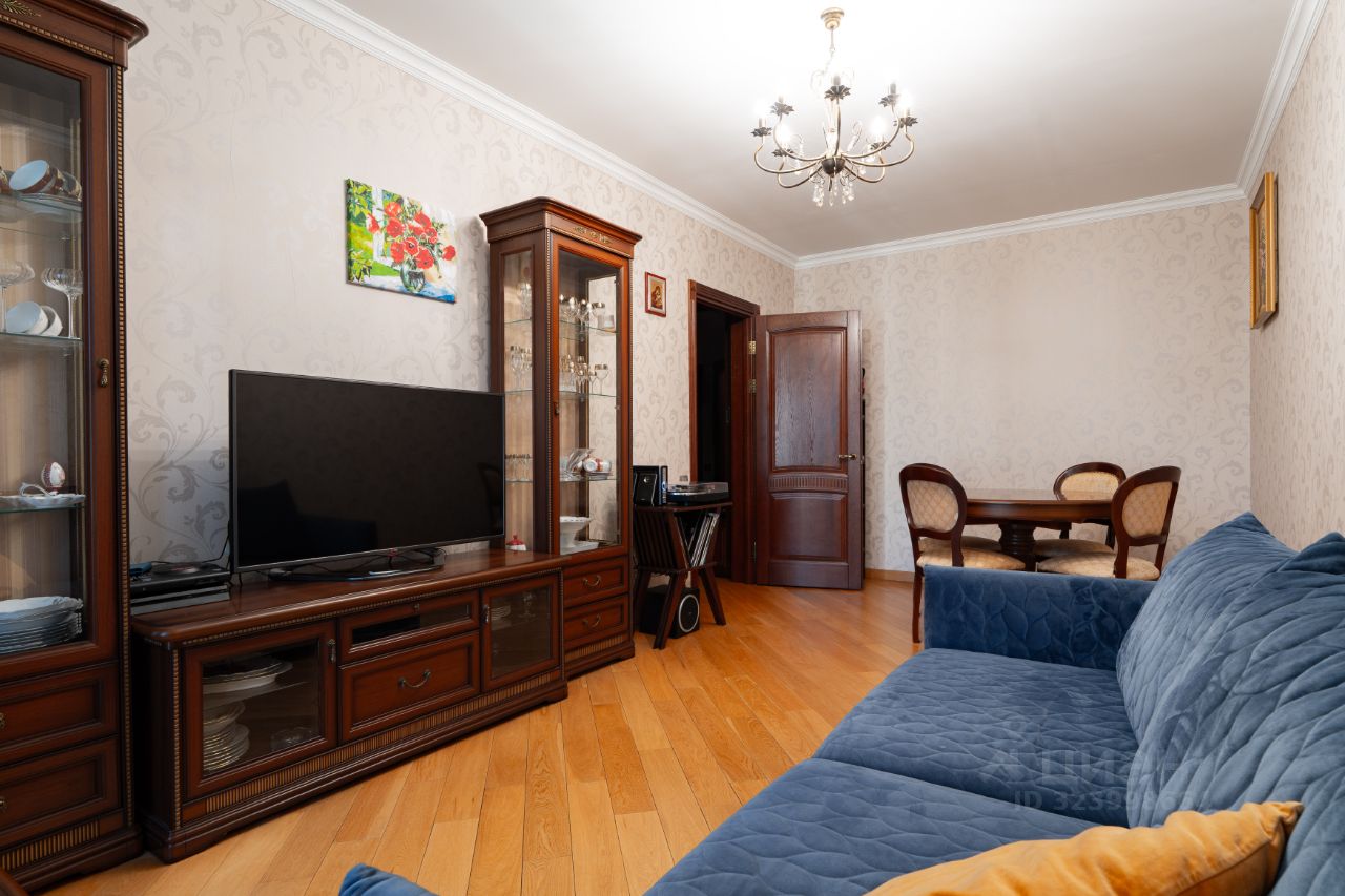 Продажа 2-комн квартиры на вторичном рынке улица Шкиперский проток, 20