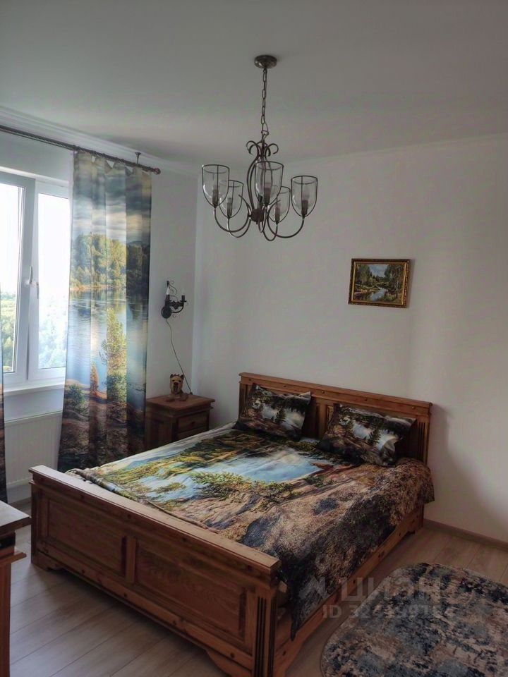 Продажа 3-комн квартиры на вторичном рынке Южный мкр, улица Курыжова, 15к1