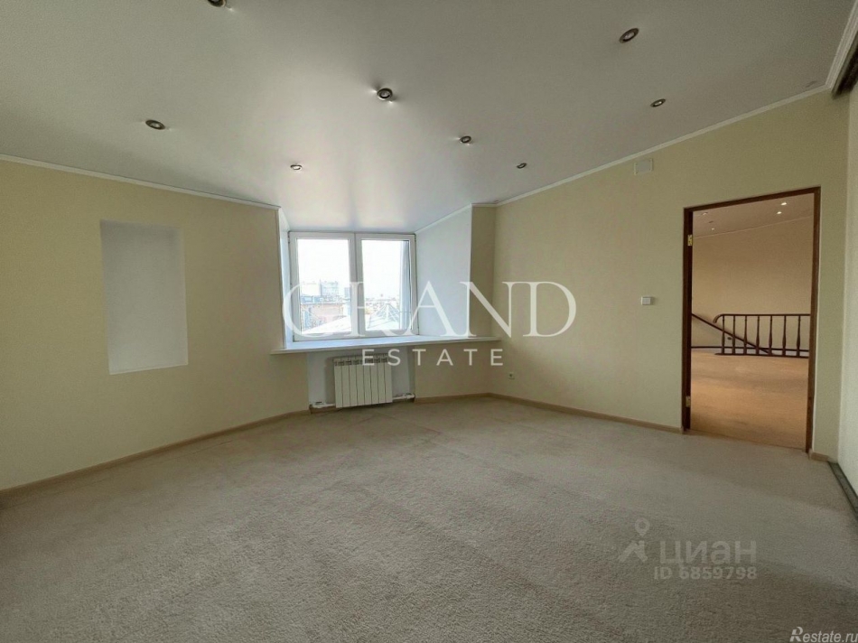 Продажа 5-комн квартиры на вторичном рынке Обыденский 1-й пер,  д. 9/12