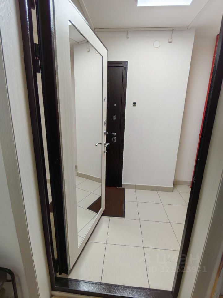 Продажа 1-комн квартиры на вторичном рынке пос. Бугры, бульвар Воронцовский, 9к2