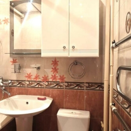 Продажа 2-комн квартиры на вторичном рынке Мясниковская 1-я ул,  д. 18