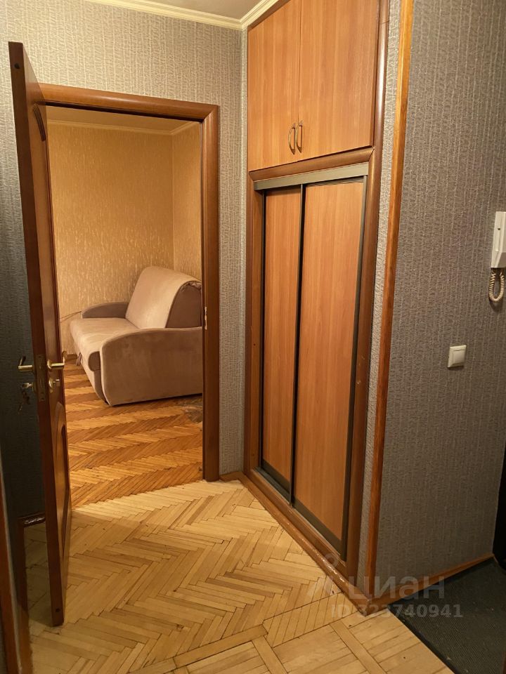 Продажа 2-комн квартиры на вторичном рынке улица Комдива Орлова, 2/37К2