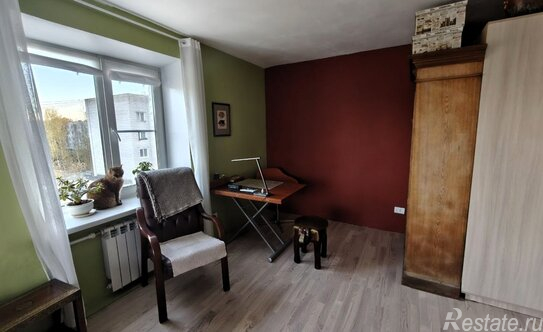 Продажа 1-комн квартиры на вторичном рынке Гатчина, ул Лейтенанта Шмидта,  д. 4