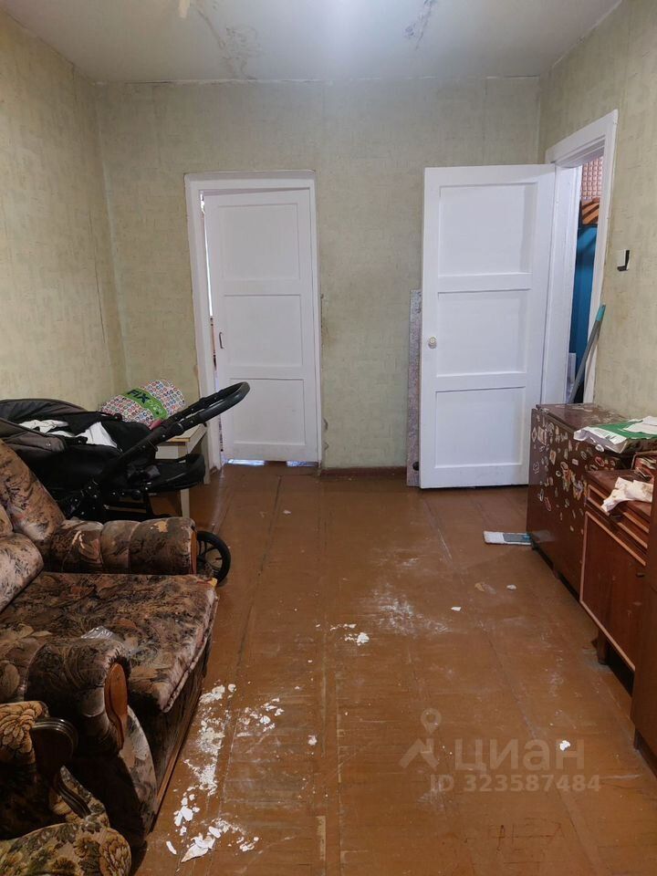 Продажа 2-комн квартиры на вторичном рынке Луга, проспект Володарского, 14