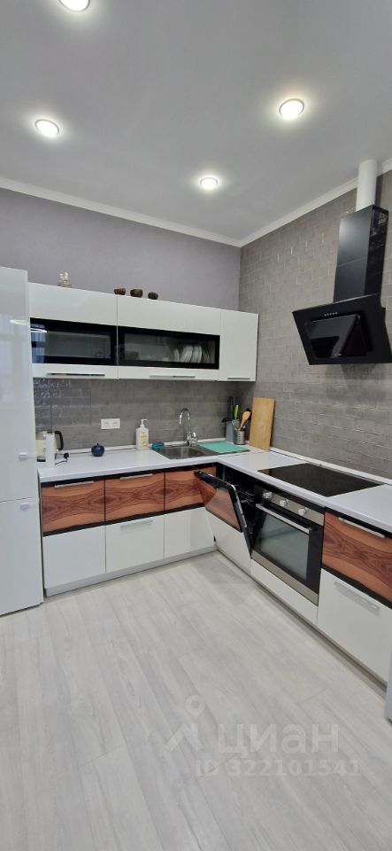 Аренда 1-комн квартиры на вторичном рынке улица Маршала Захарова, 3