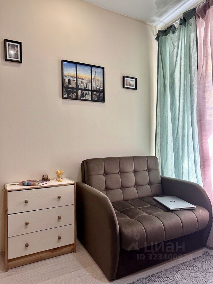 Продажа 5-комн квартиры на вторичном рынке 11-я Васильевского острова линия, 46