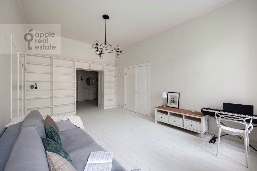 Продажа 2-комн квартиры на вторичном рынке переулок Лялин, 8С1