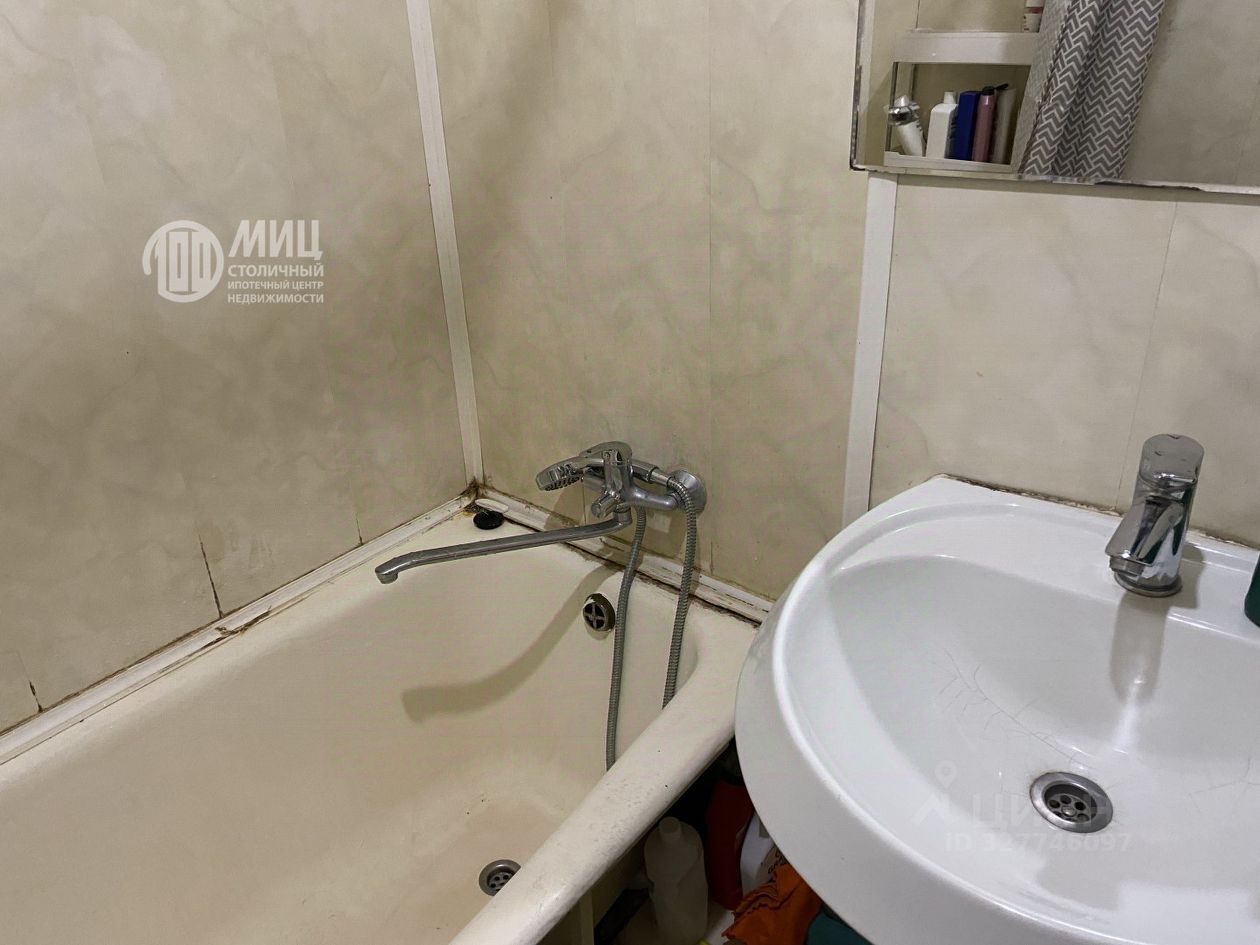 Продажа 2-комн квартиры на вторичном рынке Скаковая улица, 18А