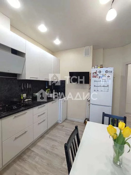 2-комн квартира Свердловский, улица Строителей,  д. 3
