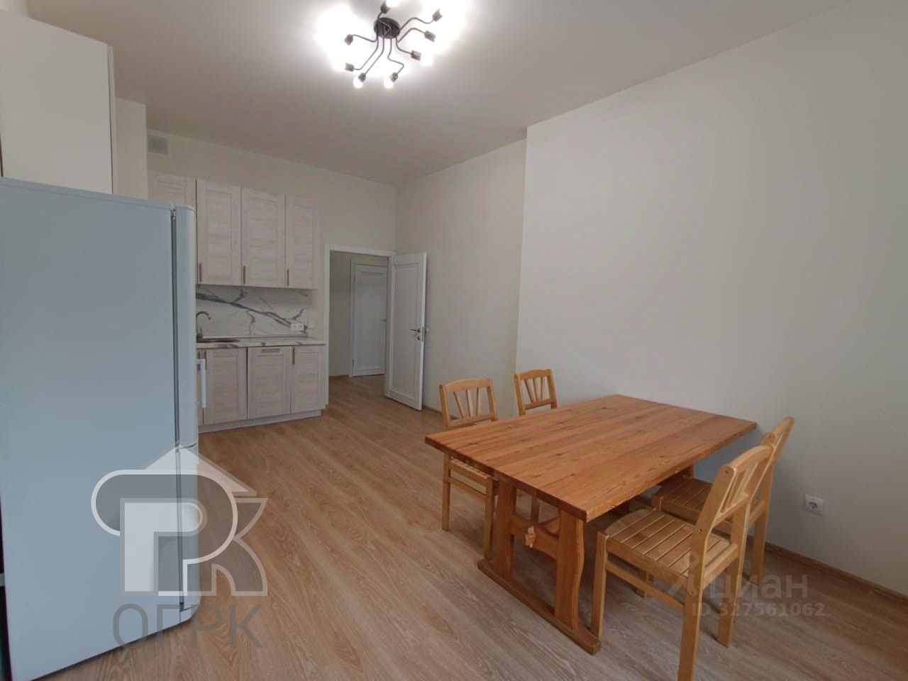 Продажа 4-комн квартиры на вторичном рынке Фестивальная улица, 29