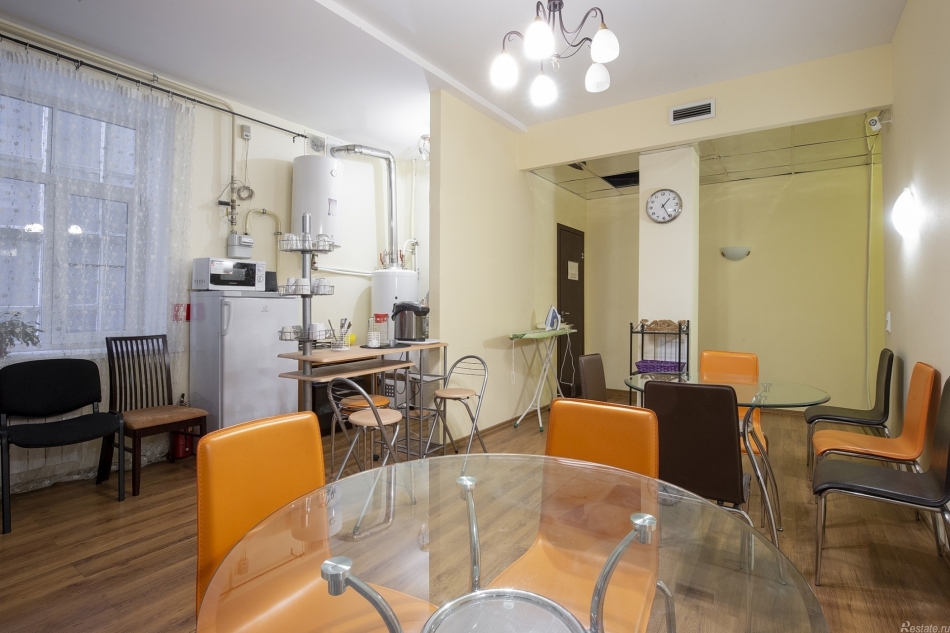 Продажа 5-комн квартиры на вторичном рынке Большая Конюшенная ул,  д. 17