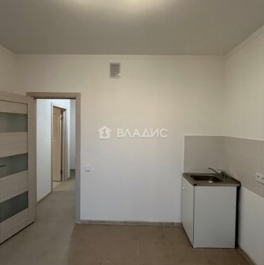 Продажа 1-комн квартиры на вторичном рынке Кедровая улица,  д. 16