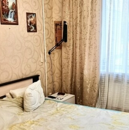 Продажа 4-комн квартиры на вторичном рынке Кириши, ул Нефтехимиков,  д. 20