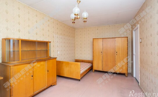 Продажа 3-комн квартиры на вторичном рынке улица Пионерстроя,  д. 10