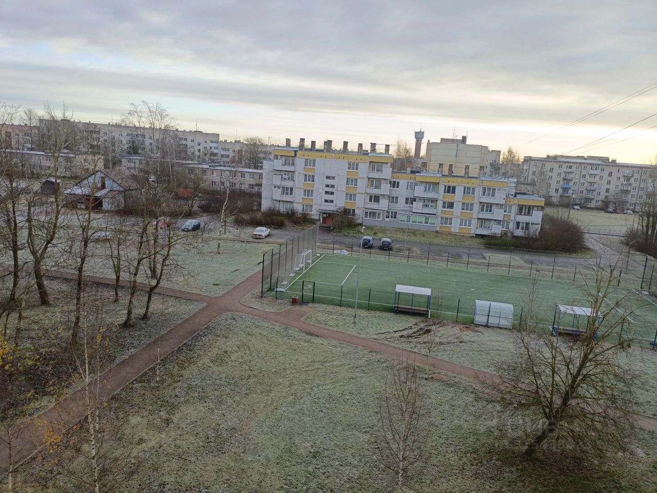 Продажа 3-комн квартиры на вторичном рынке д. Малое Верево, улица Кутышева, 10
