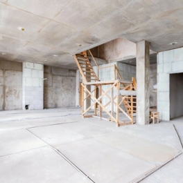 Продажа 5-комн квартиры на вторичном рынке Резервный проезд,  д. 4