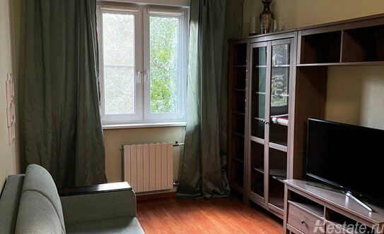 Продажа 2-комн квартиры на вторичном рынке улица Кедрова,  д. 3