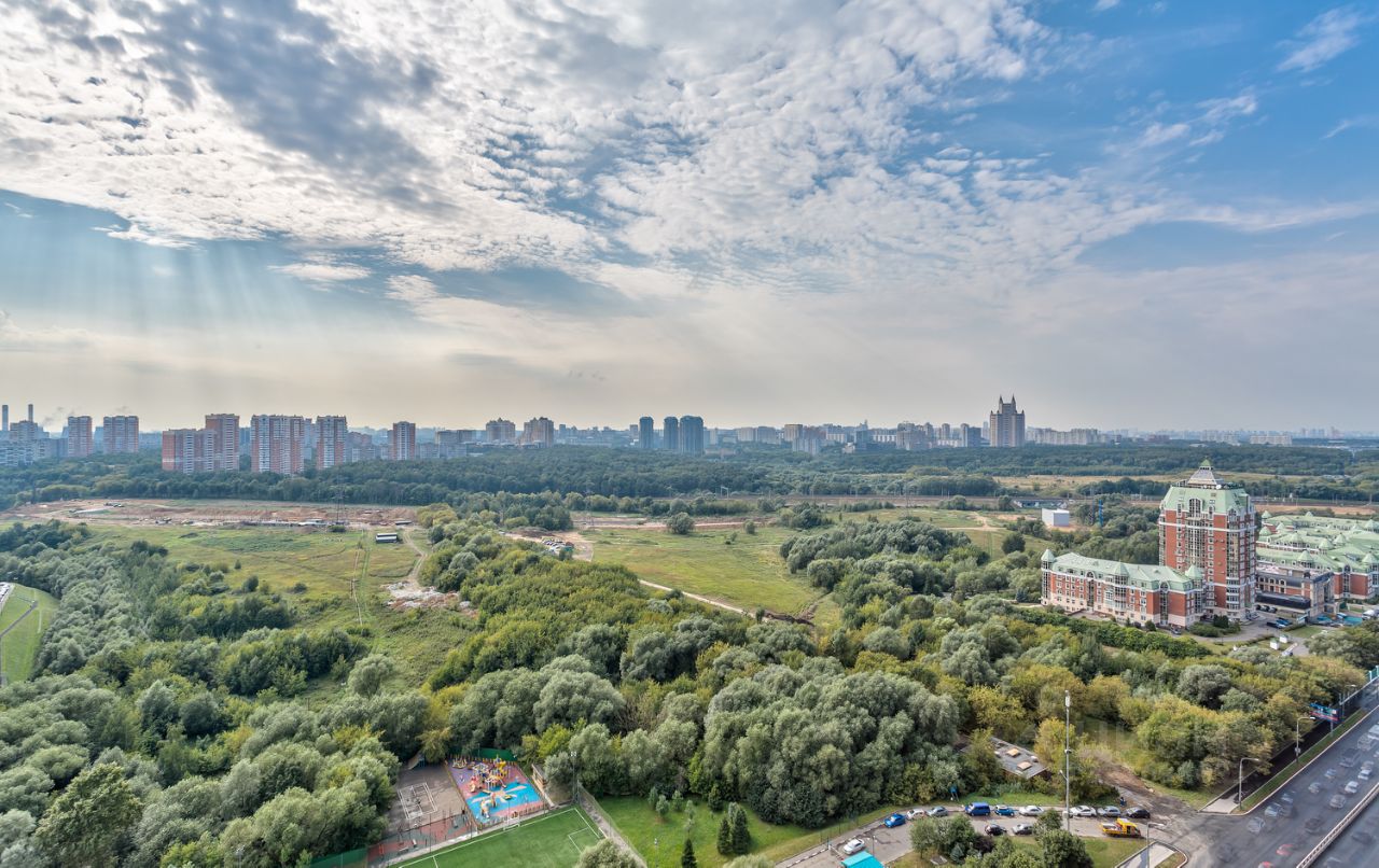 Продажа 4-комн квартиры на вторичном рынке Мосфильмовская улица, 70к1