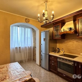 Аренда 3-комн квартиры на вторичном рынке Плещеева ул,  д. 22А