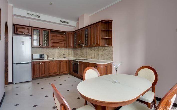 Аренда 2-комн квартиры на вторичном рынке Крестовский пр-кт,  д. 4