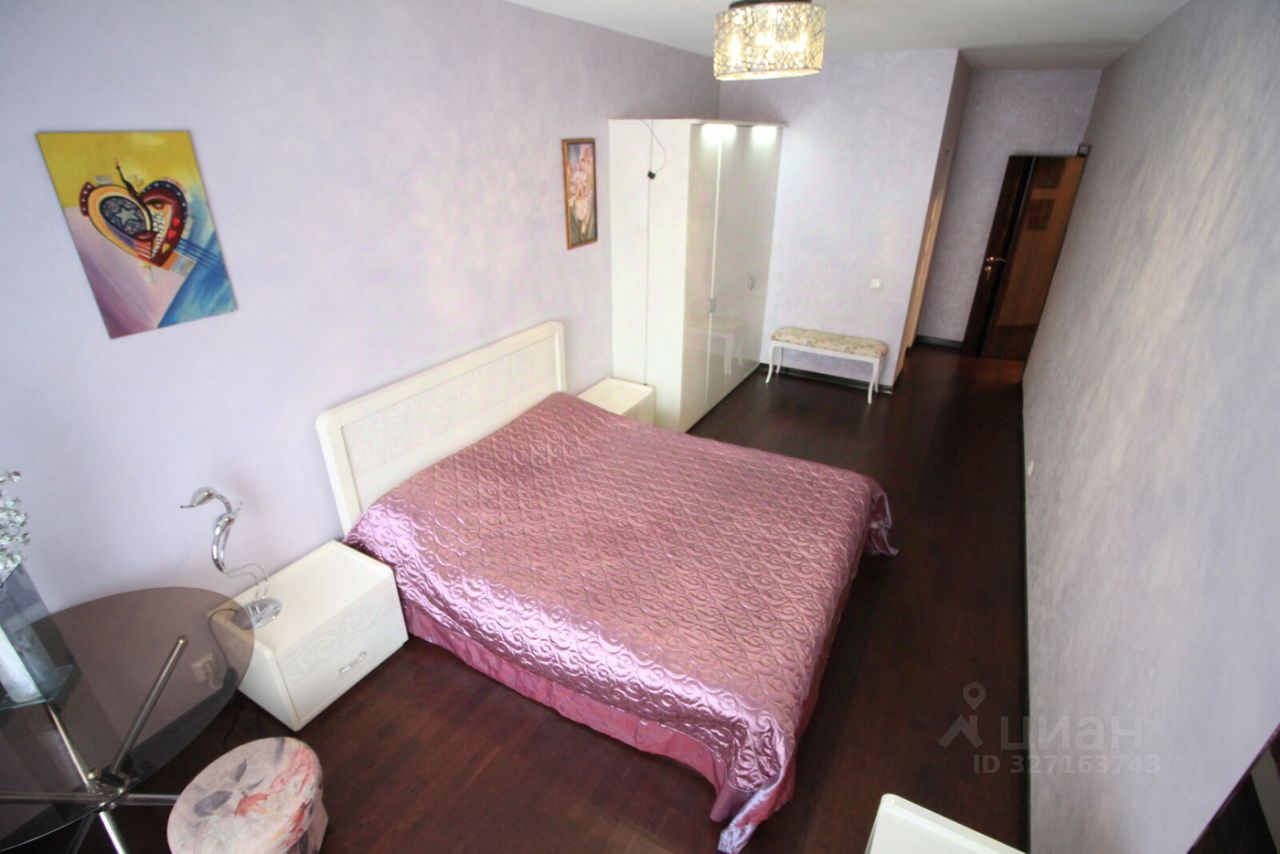 Продажа 3-комн квартиры на вторичном рынке Парашютная улица, 25к2