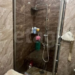 Продажа 2-комн квартиры на вторичном рынке улица Маршала Казакова,  д. 70 к1 с1