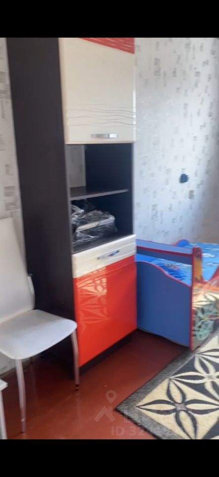 Продажа 2-комн квартиры на вторичном рынке Рощино пгт, улица Тракторная, 13