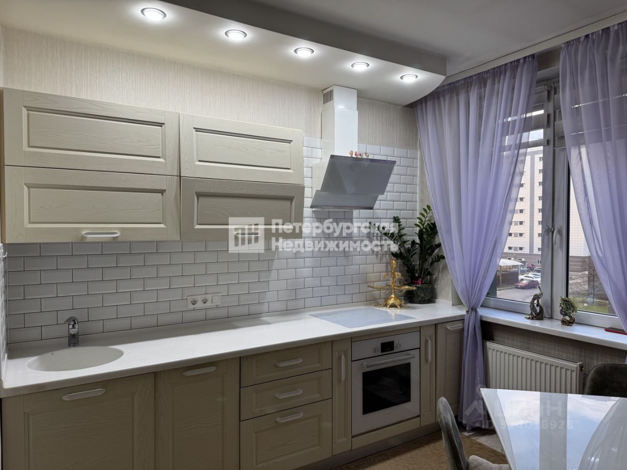 Продажа 2-комн квартиры на вторичном рынке улица Русановская, 19к2
