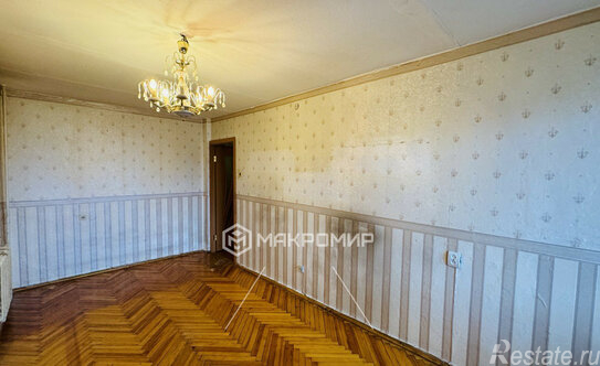 Продажа 2-комн квартиры на вторичном рынке улица Чекистов,  д. 38