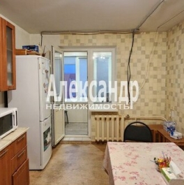 Продажа 2-комн квартиры на вторичном рынке Кириши, ул Нефтехимиков,  д. 43