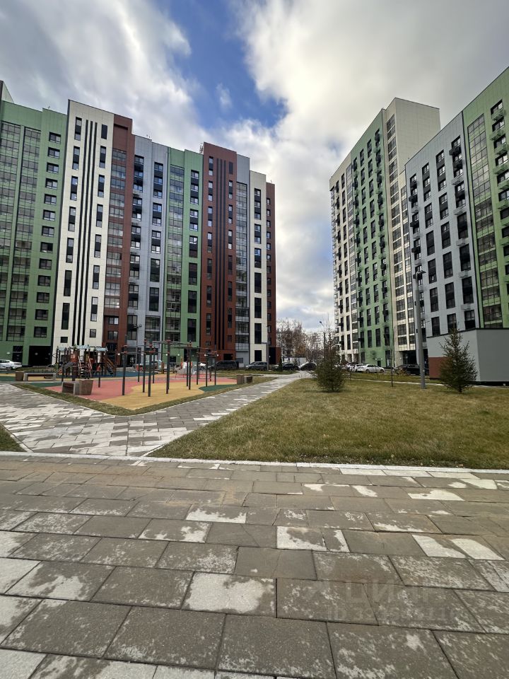 Продажа 2-комн квартиры на вторичном рынке улица Героев Панфиловцев, 31