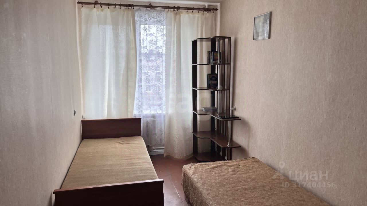 Продажа 3-комн квартиры на вторичном рынке Кириши, проспект Ленина, 17