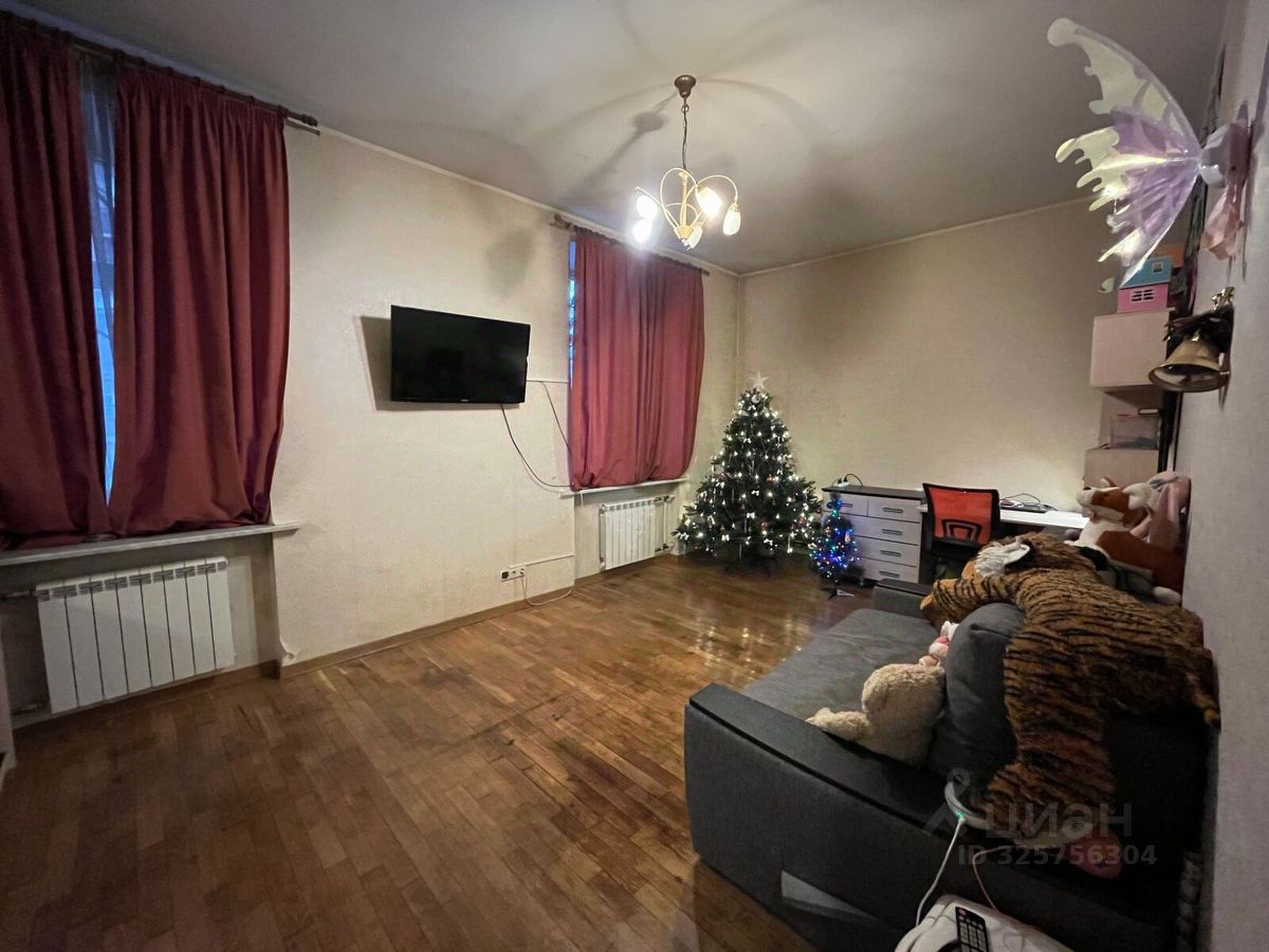Продажа 3-комн квартиры на вторичном рынке Бассейная улица, 43