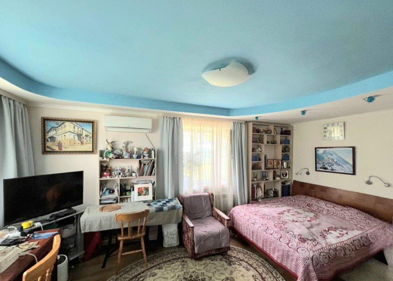 Продажа 1-комн квартиры на вторичном рынке с. Октябрьское, улица Центральная, 2