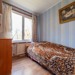 Продажа 4-комн квартиры на вторичном рынке Новаторов б-р,  д. 86