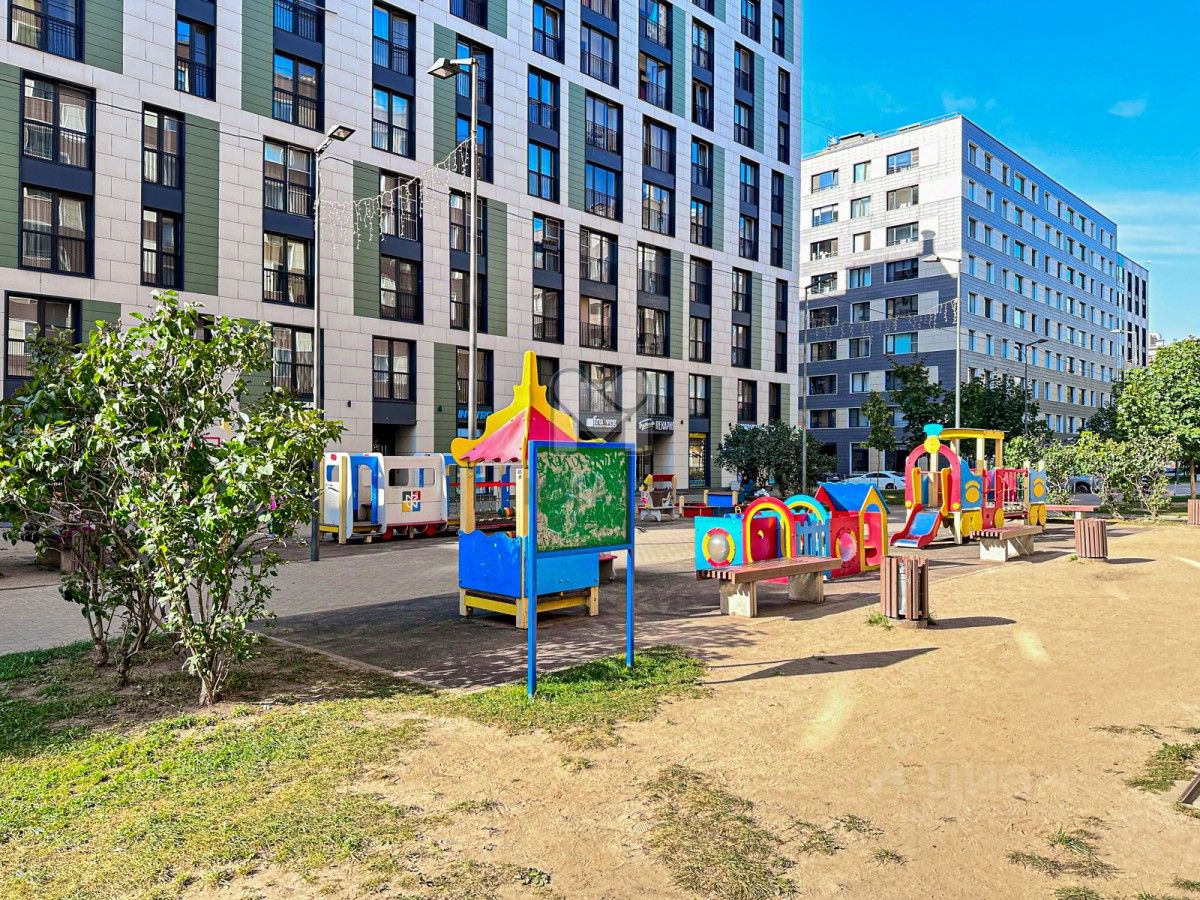 Продажа 3-комн квартиры на вторичном рынке Кременчугская улица, 11к2