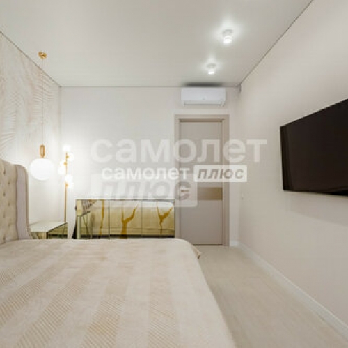 3-комн квартира Обуховской обороны пр-кт,  д. 70 к4 с1