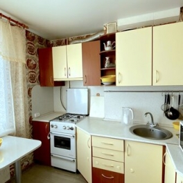 Продажа 1-комн квартиры на вторичном рынке Краснозаводск г, 40 лет Победы ул,  д. 2