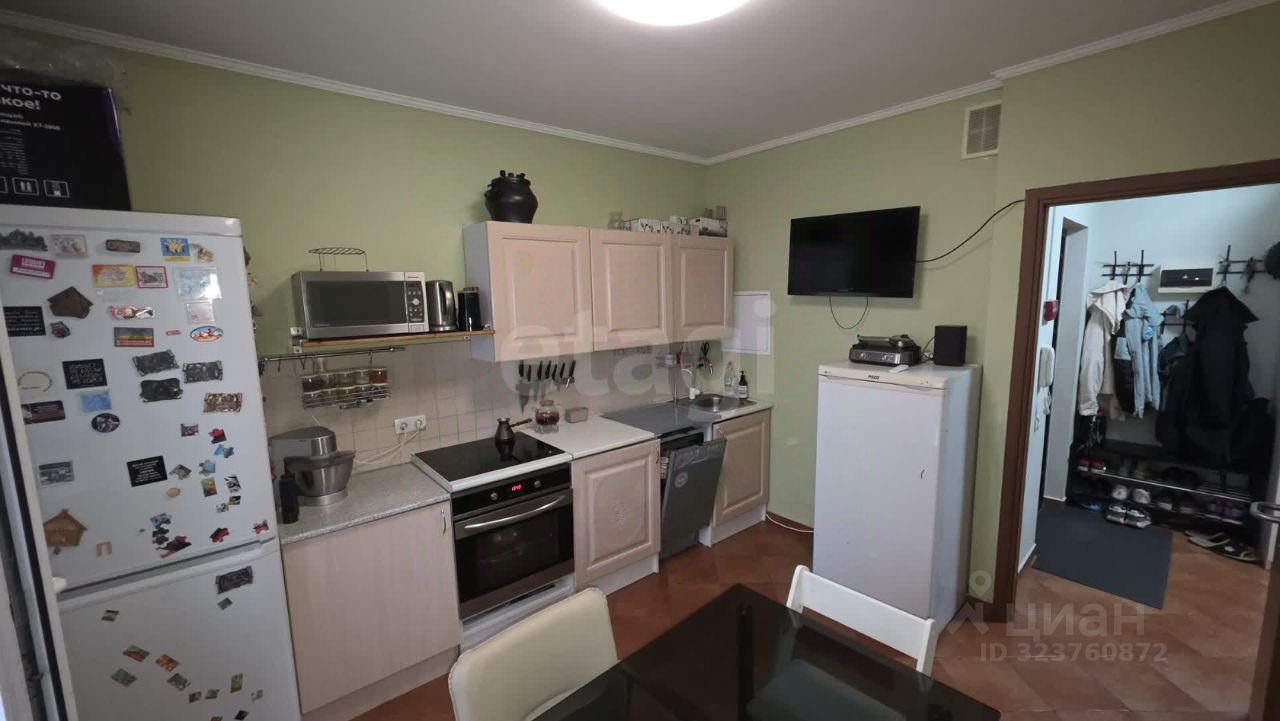 Продажа 2-комн квартиры на вторичном рынке Сходня мкр, улица Ленинградская, 3к1