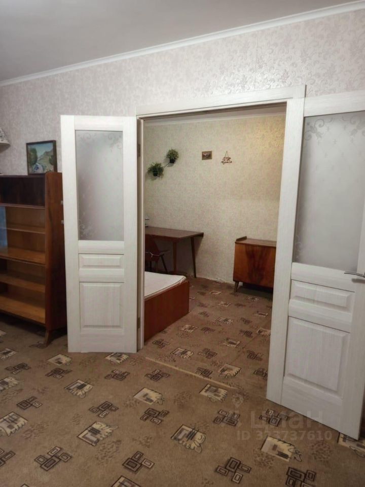 Продажа 2-комн квартиры на вторичном рынке улица Пилотов, 17