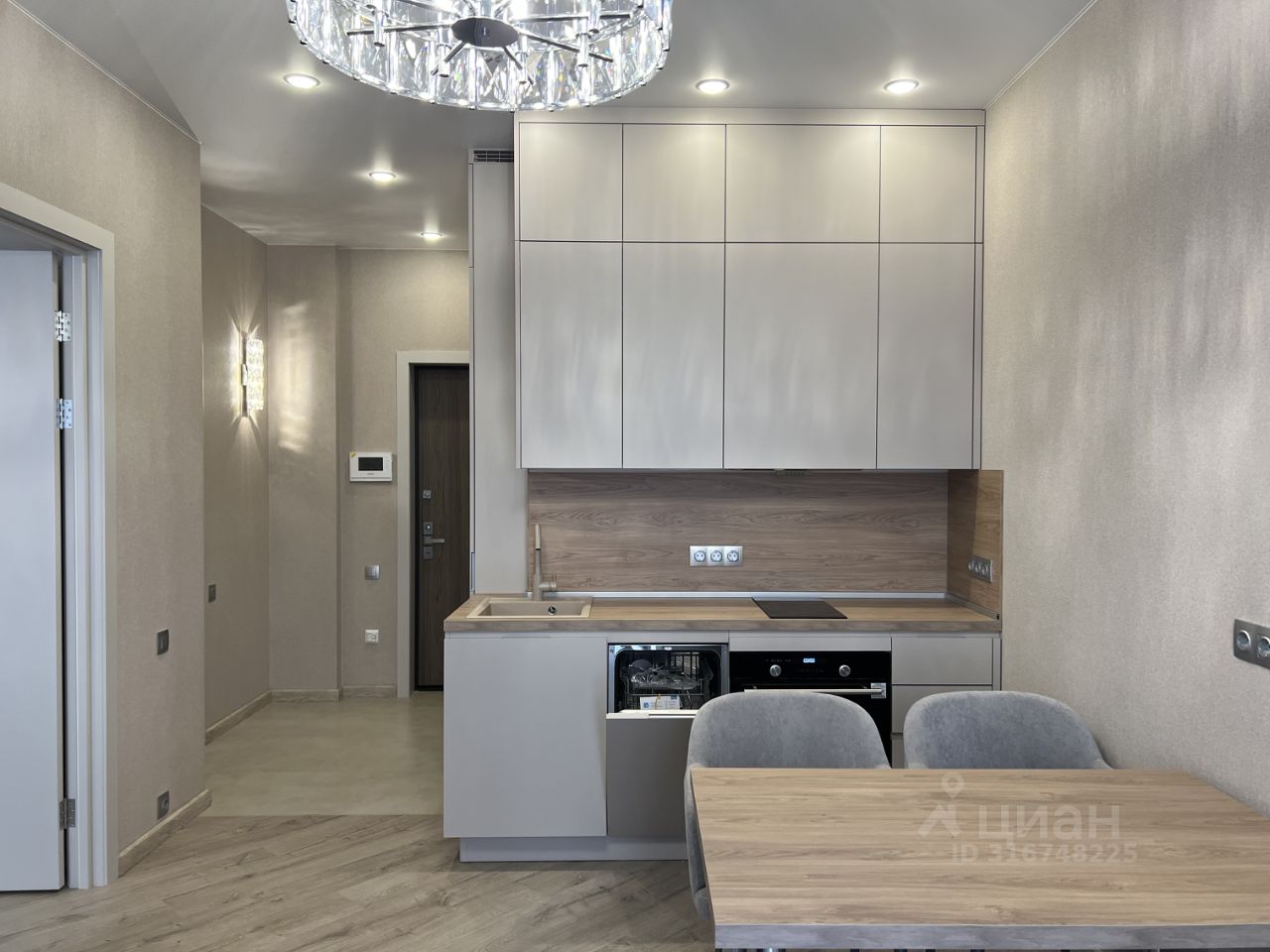 Аренда 2-комн квартиры на вторичном рынке Севастопольский проспект, 22А