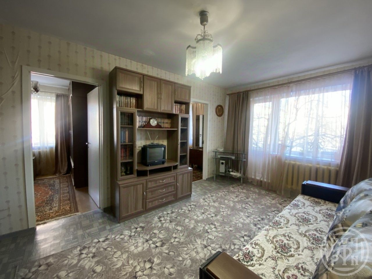 Продажа 3-комн квартиры на вторичном рынке Ломоносов, улица Скуридина, 2